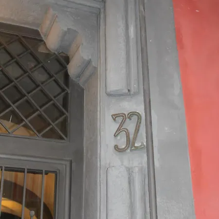 Chiaia 32 Naples