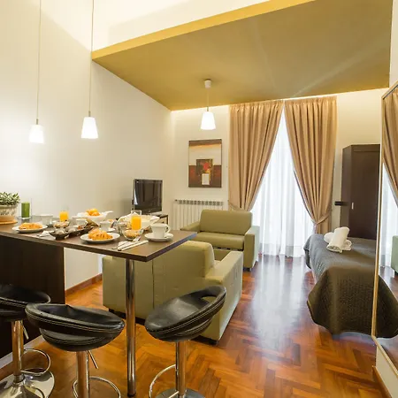 Chiaia 32 4* 나폴리