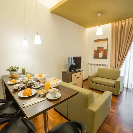 Chiaia 32 게스트하우스 4*