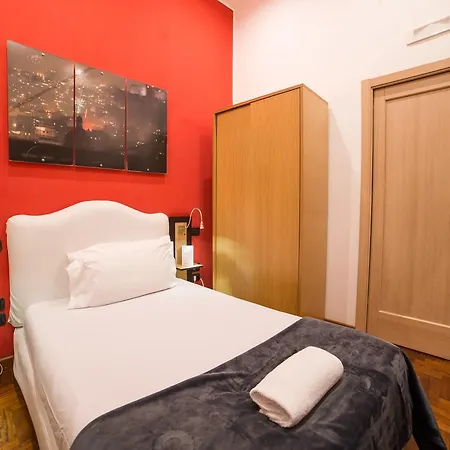 Chiaia 32 4* 나폴리