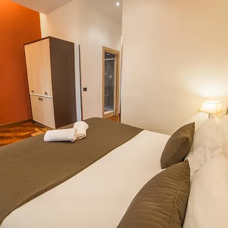 게스트하우스 Chiaia 32 4*