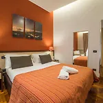 Chiaia 32 4* Napoli
