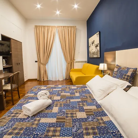 Chiaia 32 Penzion 4*