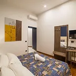 Pensión Chiaia 32